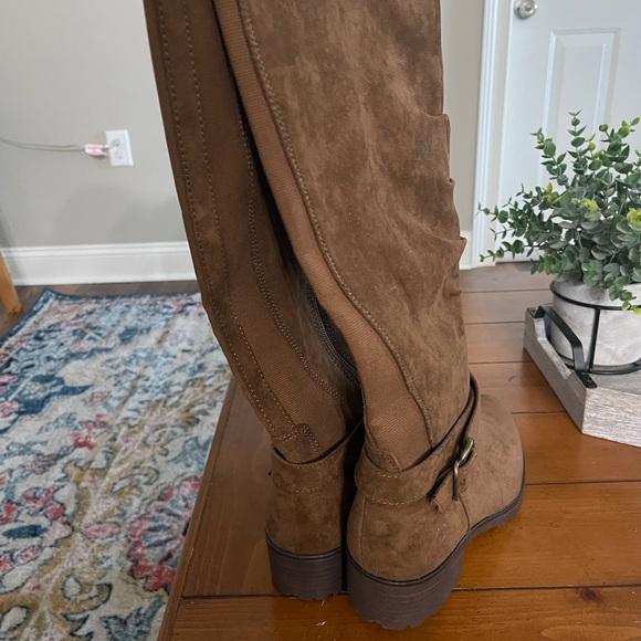 Unr8ed brand tall brown boots - Picture 3 of 5
